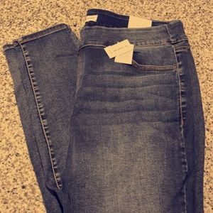 lane bryant size 20 new with tags high rise jeggings.